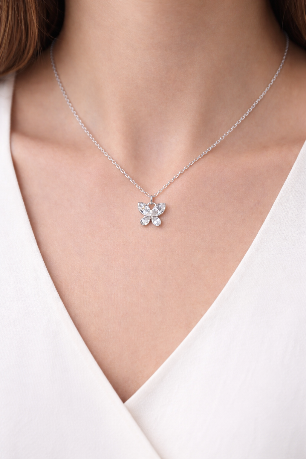 قلاده الفراشه الناعمه -فضة عيار925