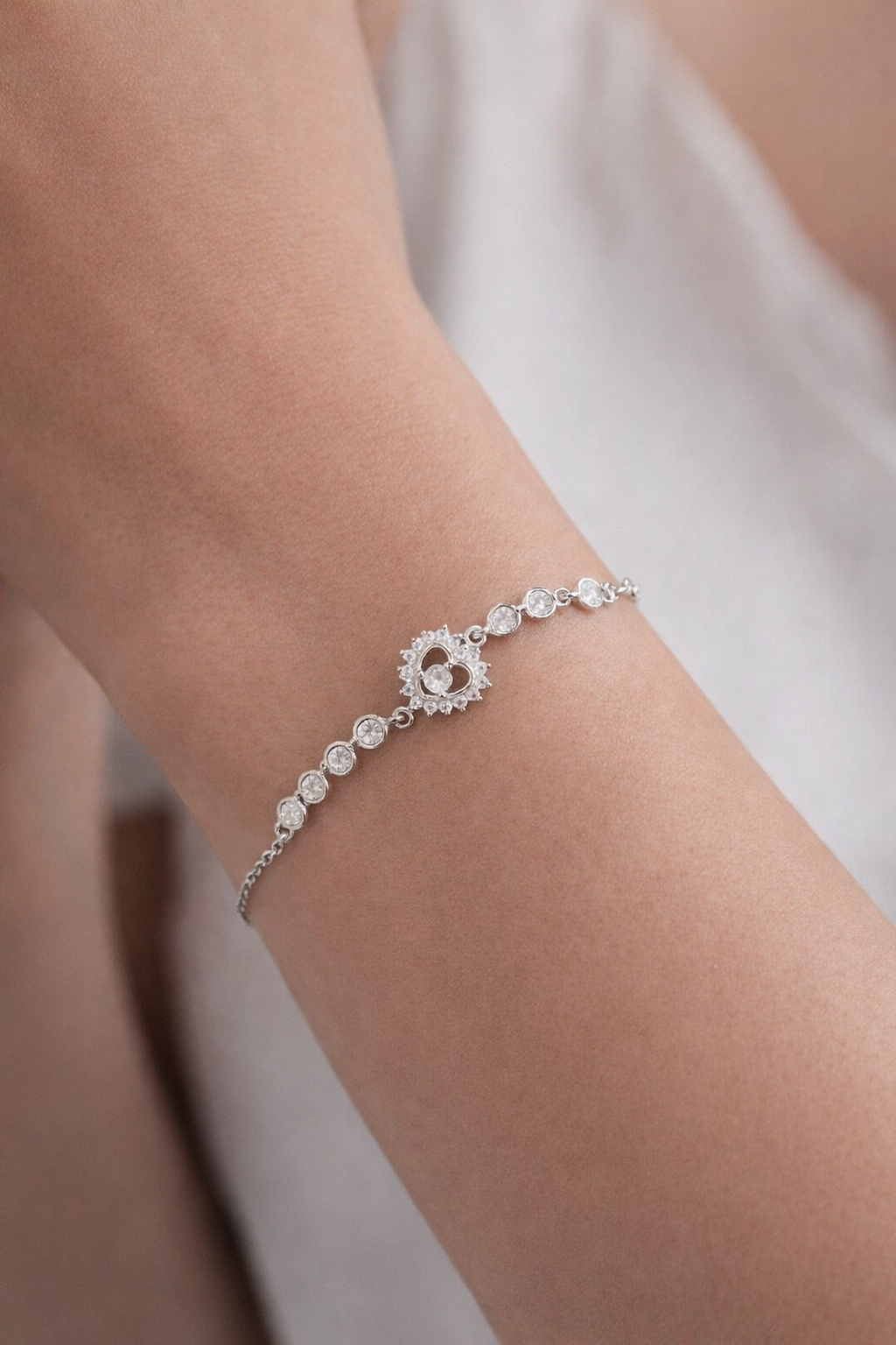 سوار القلب المتلألئ – Sparkling Heart Bracelet