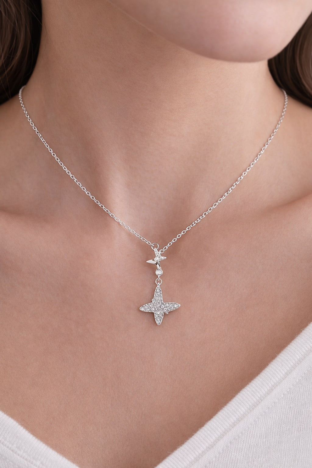 قلاده بتصميم الفراشات من الفضه عيار 925