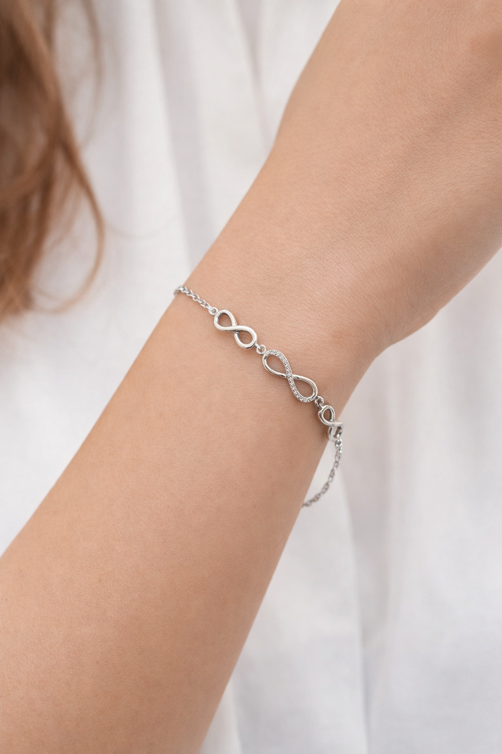 سوار اللانهاية الثلاثي – فضة 925
Triple Infinity Bracelet – 925 Sterling Silver
