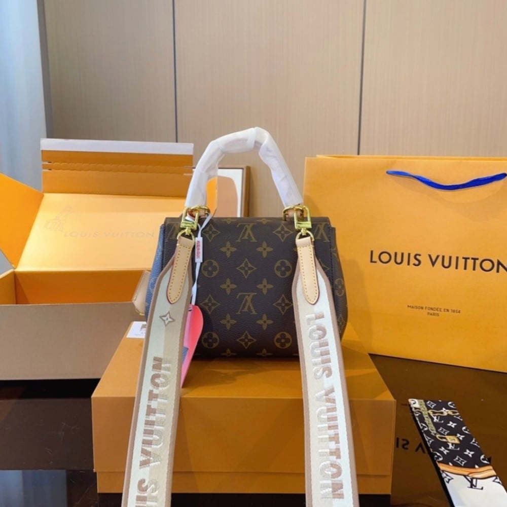 شنطة Lv Cluny mini