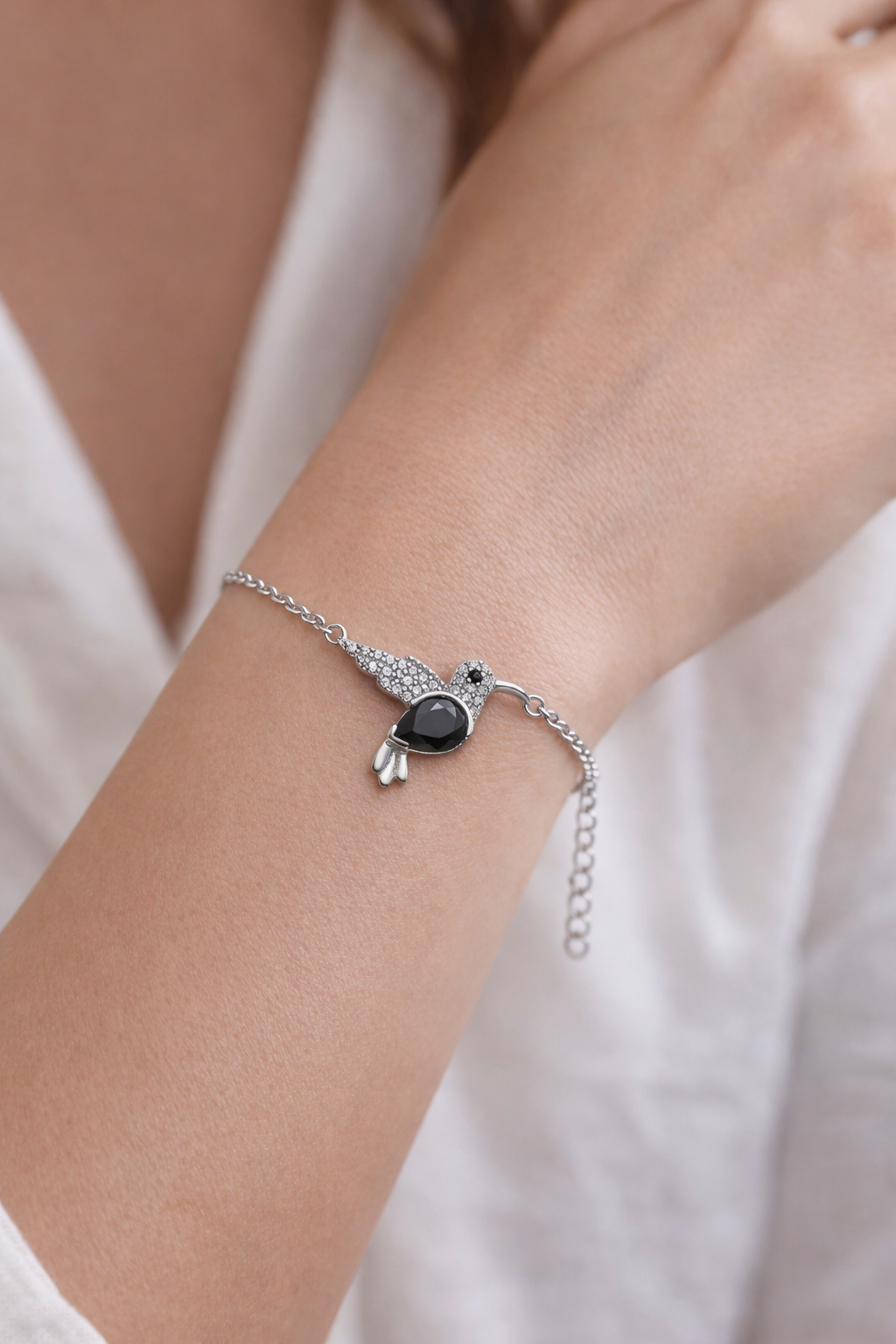 سوار الطائر الأسود الأنيق – Elegant Black Bird Bracelet