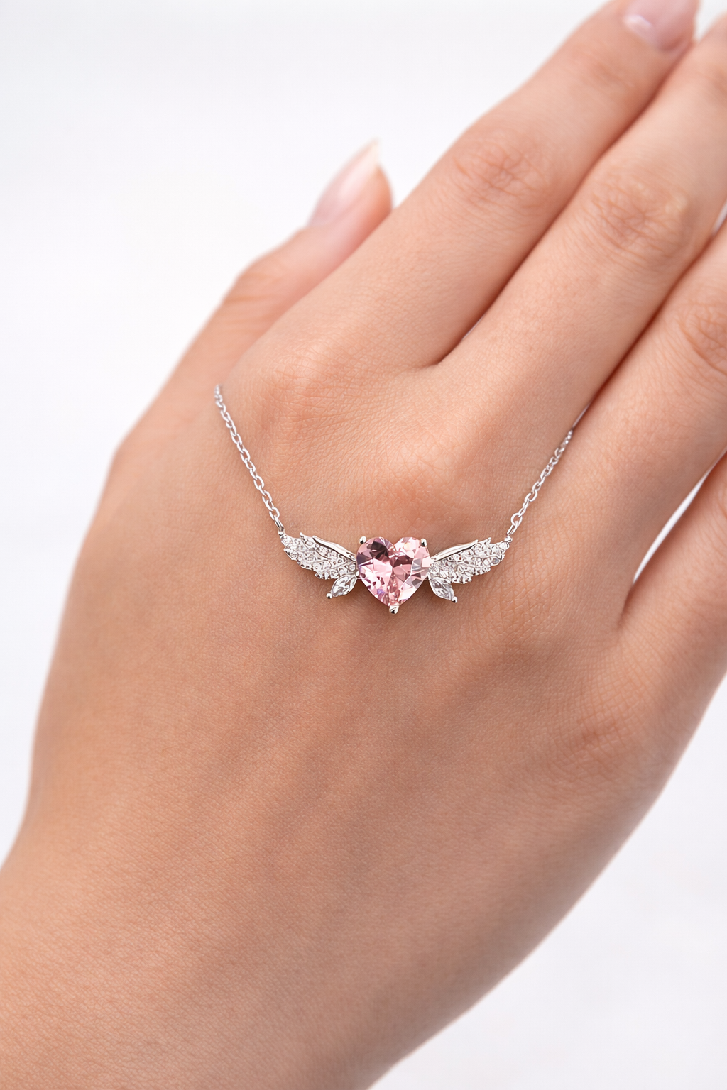 قلادة القلب المجنّح الوردي – Pink Angel Heart Necklace